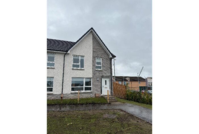 3 Bedroom End Of Terrace House To Rent In Thistle Knowe, Glasgow, G42