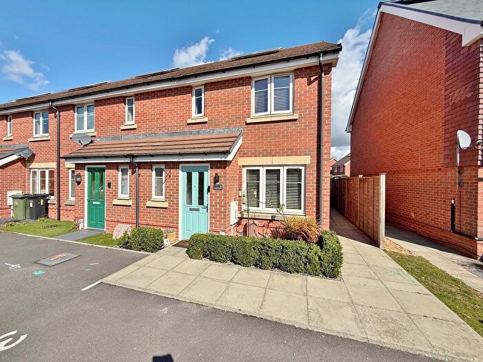 3 Bedroom End Of Terrace House For Sale In Merz Close, Drayton, PO6