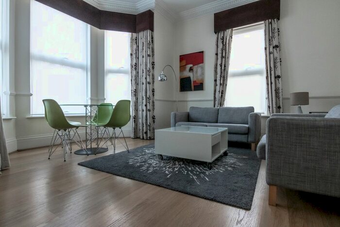 1 Bedroom Flat To Rent In Kew Gardens Road, Richmond, TW9