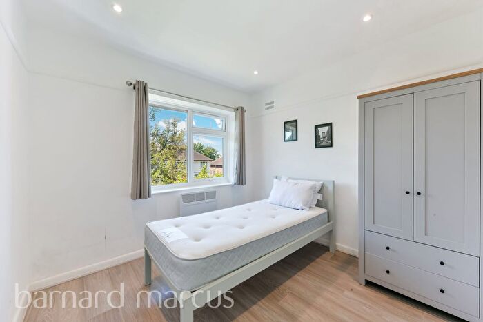2 Bedroom Flat To Rent In Cavendish Avenue, London, W13