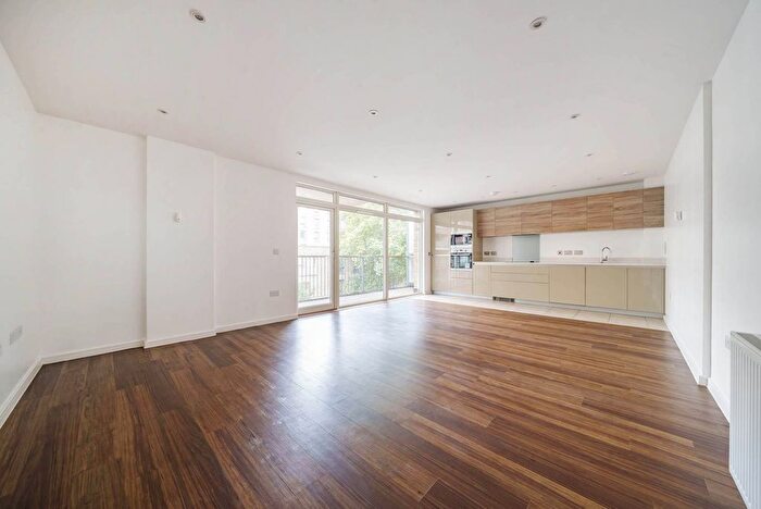 2 Bedroom Flat To Rent In Palmerston Road, South Acton, London, W3