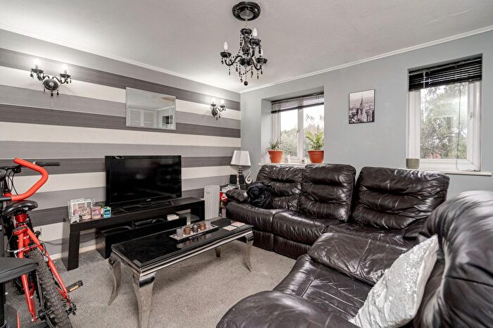 1 Bedroom Flat For Sale In Hospital Road, Swinton, M27