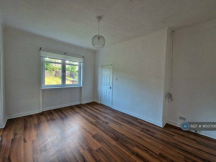 3 Bedroom Terraced House To Rent In Braidcraft Road, Glasgow, G53