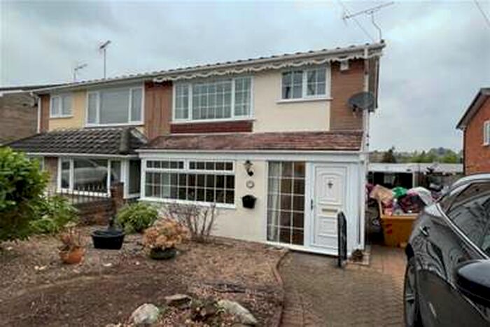3 Bedroom House To Rent In Halesowen, West Midlands, B63