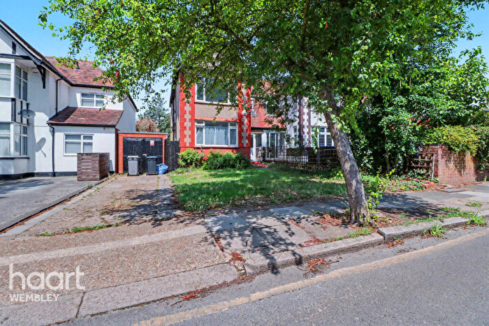 3 Bedroom Semi-Detached House For Sale In Wembley, HA9