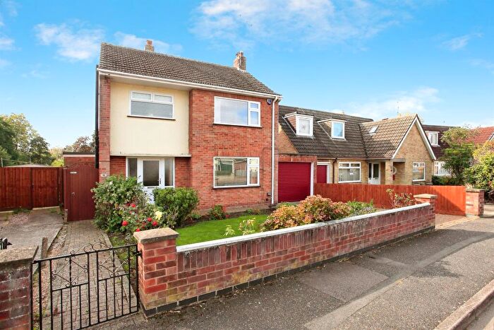 3 Bedroom Detached House For Sale In Pennine Way, Peterborough, PE4