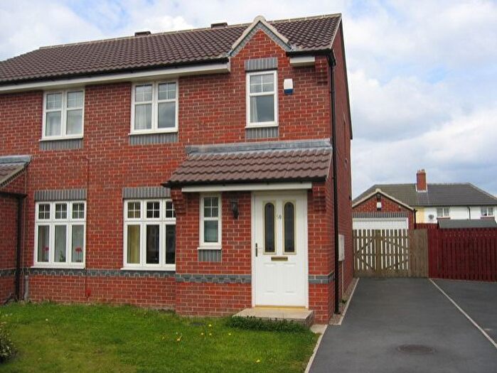 3 Bedroom Semi-Detached House To Rent In The Canter, Middleton, Leeds, LS10