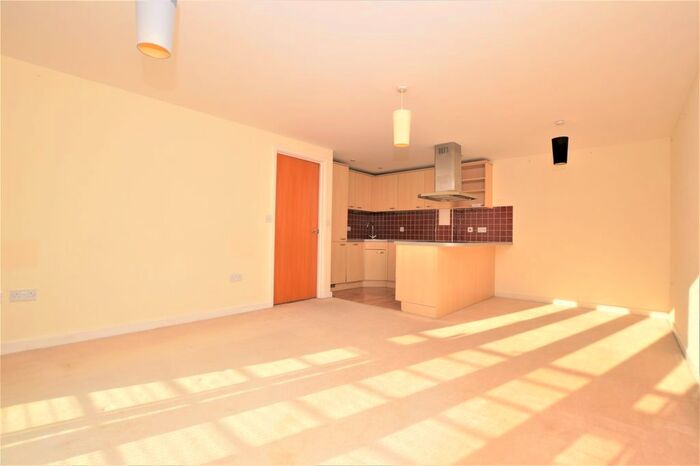 2 Bedroom Flat To Rent In St. Georges Way, London, SE15