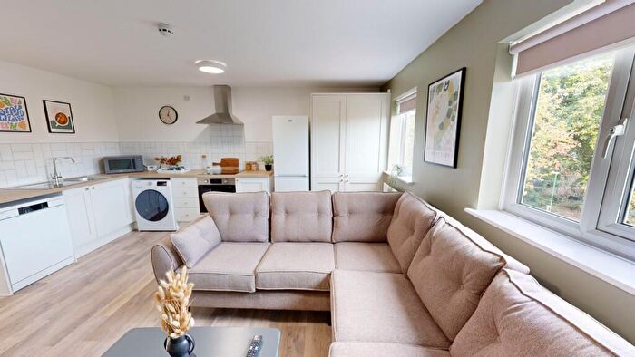 4 Bedroom Flat To Rent In E, Russell Street, NG7