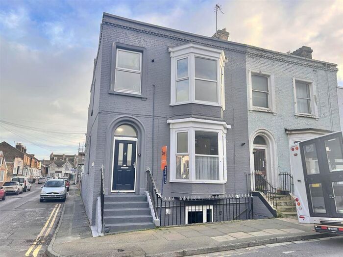 2 Bedroom Flat To Rent In Addington Street, Margate, CT9