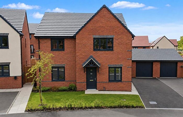 4 Bedroom Link Detached House For Sale In Coventry Lane, Bramcote, Nottingham, NG9