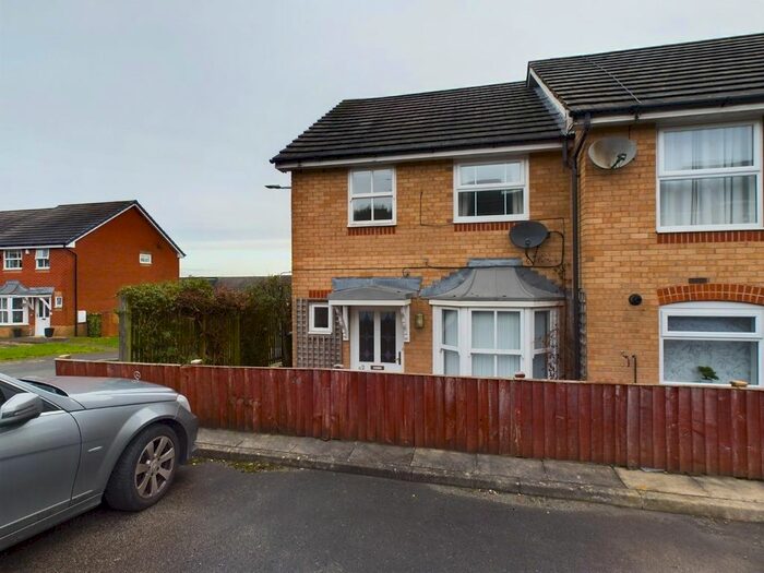 3 Bedroom Property To Rent In Tinkler Stile, Thackley, Bradford, BD10