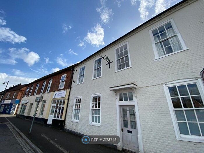 1 Bedroom Flat To Rent In Crown House, Thatcham, RG19