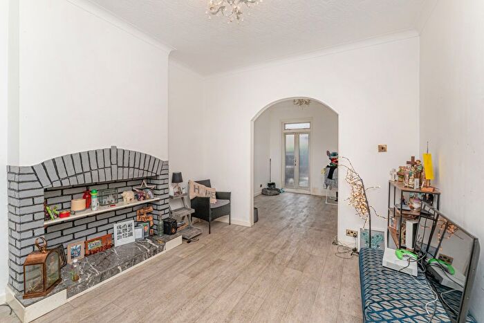4 Bedroom Terraced House For Sale In Borthwick Road, London, E15