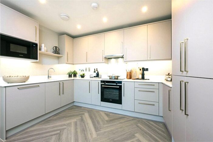 2 Bedroom Flat For Sale In Brook House, New Wharf Road, Tonbridge, TN9