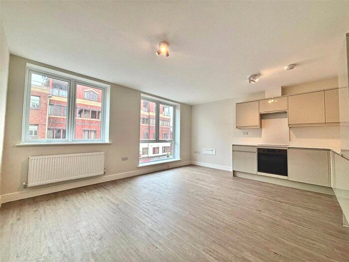 1 Bedroom Flat To Rent In Victoria Road, Farnborough, Hampshire, GU14