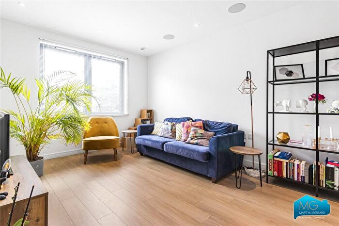 1 Bedroom Apartment To Rent In Friern Barnet Road, New Southgate, London, N11