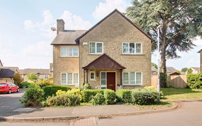 4 Bedroom Detached House To Rent In Swallow Drive, Trowbridge, BA14