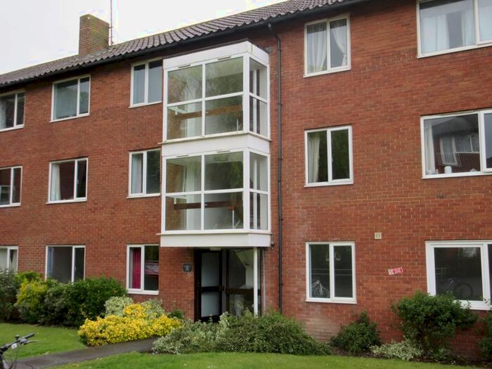 2 Bedroom Flat To Rent In Old London Road, Patcham, Brighton, BN1