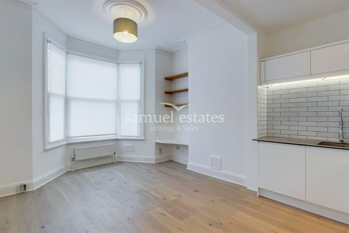 2 Bedroom Flat To Rent In Keston Road, Dulwich, SE15