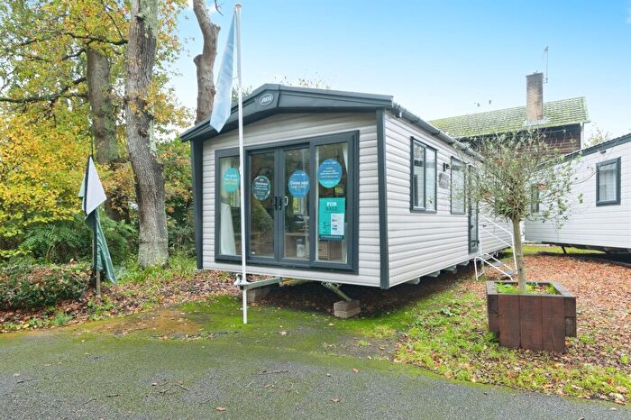 2 Bedroom Park Home For Sale In Sandyballs Holiday Village, Godshill, Fordingbridge, SP6
