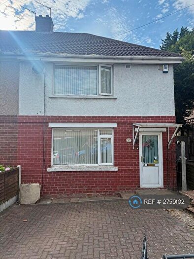 3 Bedroom Semi Detached House To Rent In Tor Avenue, Bradford, BD12