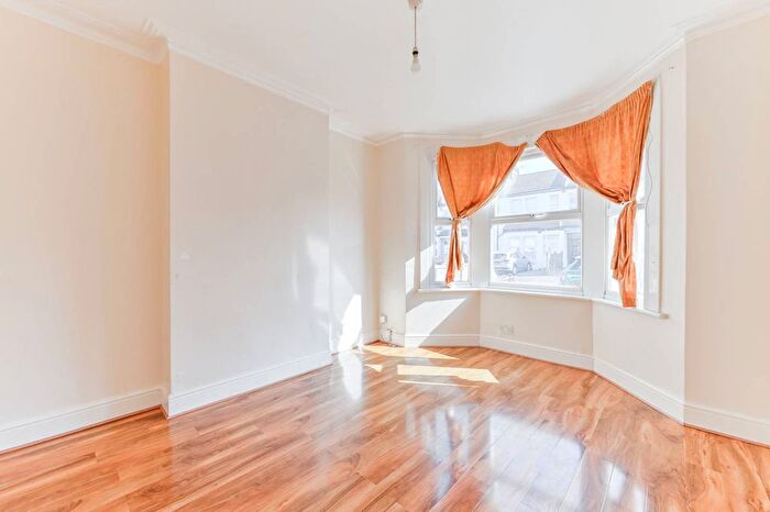 3 Bedroom Property To Rent In Bensham Grove, Thornton Heath, CR7