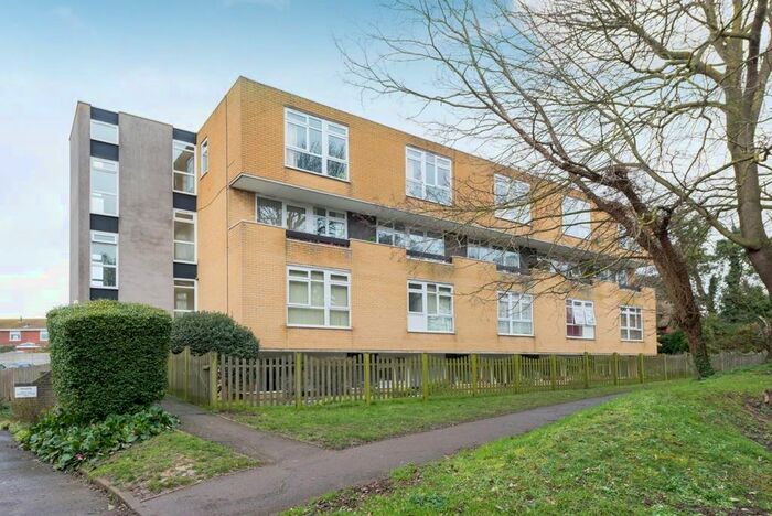 1 Bedroom Flat To Rent In Pegwell Road, Ramsgate, CT11