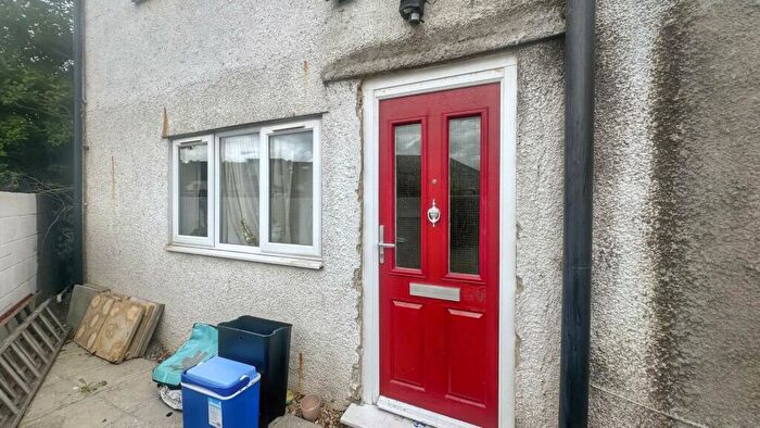 Flat To Rent In Lodge Causeway, Bristol, BS16