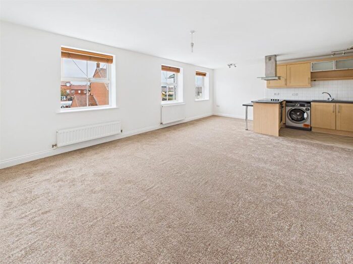 2 Bedroom Flat To Rent In Beechwood Road, Nuneaton, CV10