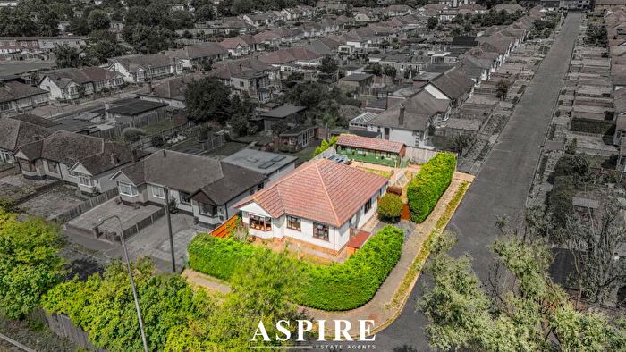 5 Bedroom Detached House For Sale In The Meads, , Basildon, SS16