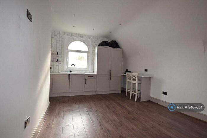 2 Bedroom Flat To Rent In Ullet Road, L8