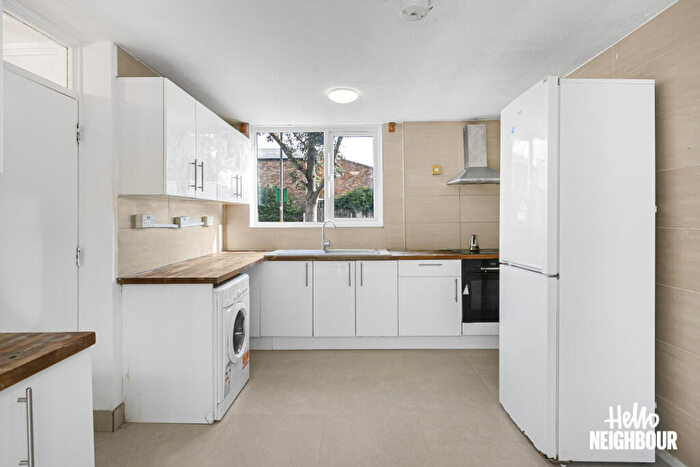 4 Bedroom Terraced House To Rent In Dunston Road, London, SW11