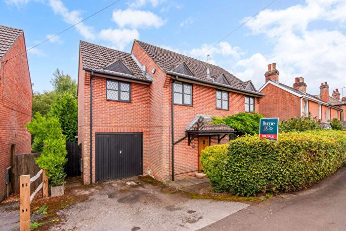 4 Bedroom Detached House For Sale In Tanfield Lane, Wickham, PO17