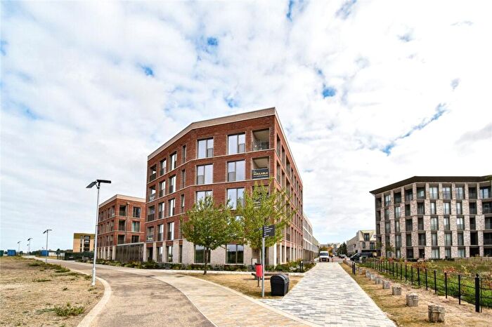 2 Bedroom Garage / Parking To Rent In Aston Terrace, Cambridge, CB3