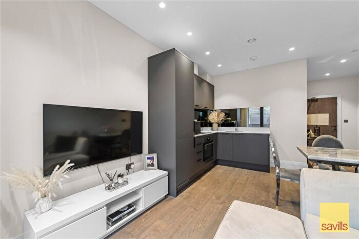 1 Bedroom Apartment For Sale In Dock East Apartments, Selsdon Way, Isle Of Dogs, London, E14