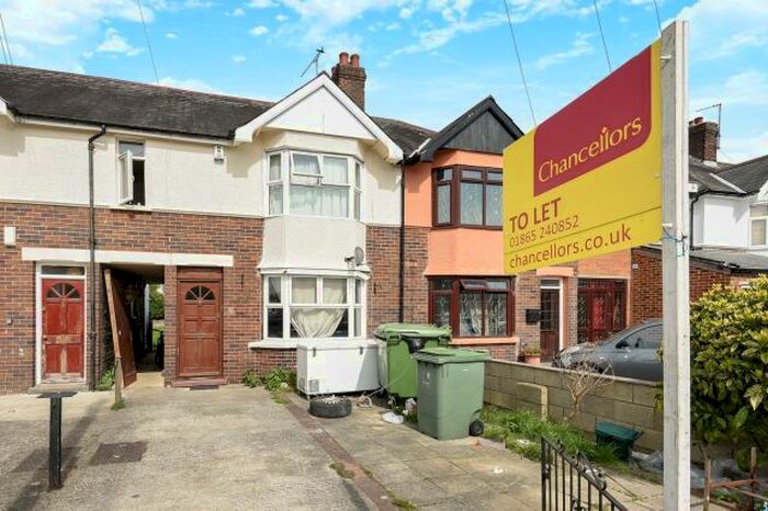 4 Bedroom Terraced House To Rent In Off Cowley Road, Hmo Ready Sharers, OX4