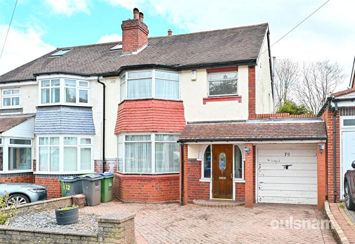 3 Bedroom Semi Detached House For Sale In Woodbourne Road, Bearwood, West Midlands, B67