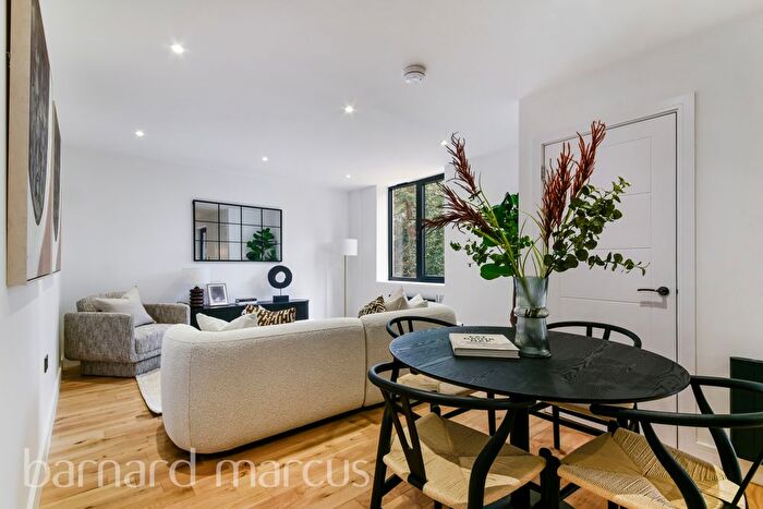 3 Bedroom Property To Rent In Russell Hill, Purley, CR8