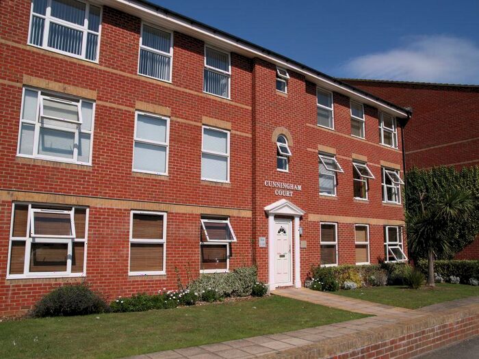 1 Bedroom Flat To Rent In Ringmer Road, Seaford, East Sussex, BN25