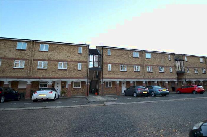 2 Bedroom Apartment To Rent In Woodstock Cresent, , Basildon, SS15