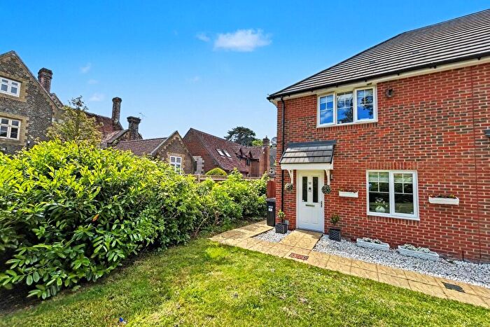 2 Bedroom End Of Terrace House For Sale In Fair Oak, SO50