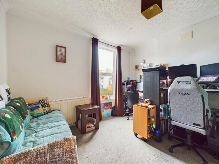 2 Bedroom End Of Terrace House For Sale In Bestwood Road, Nottingham, NG6