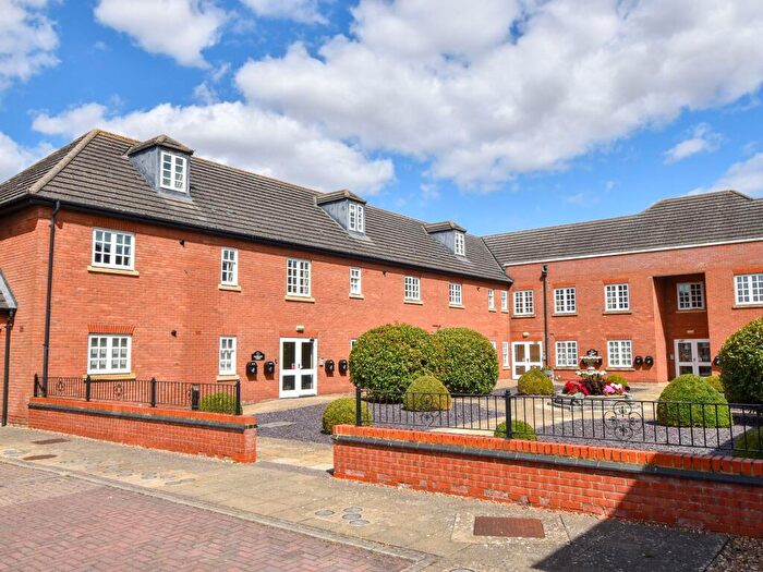 2 Bedroom Flat For Sale In Reffield Close, Towcester, NN12