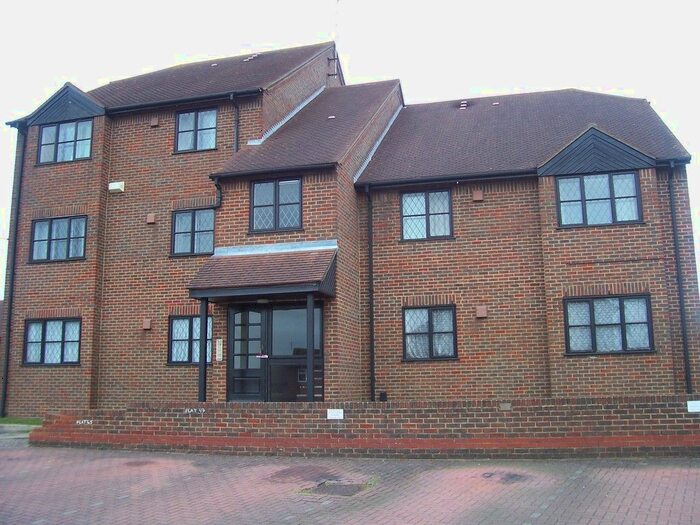 1 Bedroom Flat To Rent In Raleigh Close, Cippenham, Berkshire, SL1