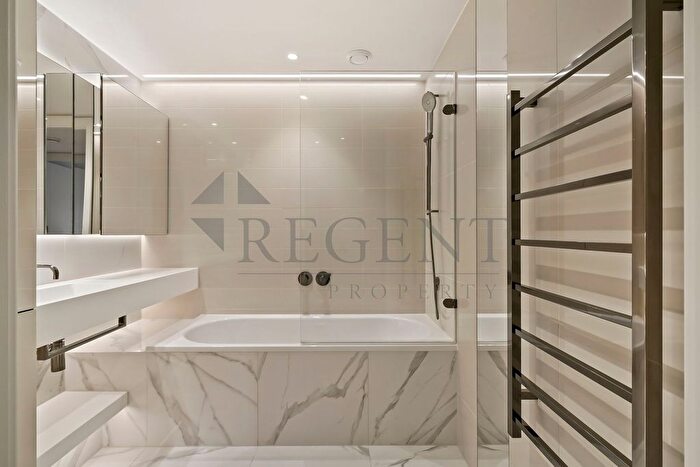 1 Bedroom Flat For Sale In Cassini Apartments, Cascade Way, W12