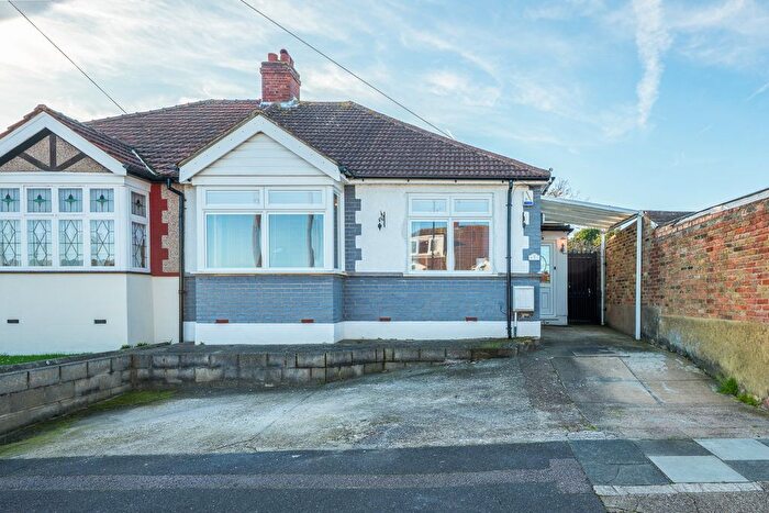 3 Bedroom Semi Detached Bungalow For Sale In Burleigh Avenue, Blacken, DA15