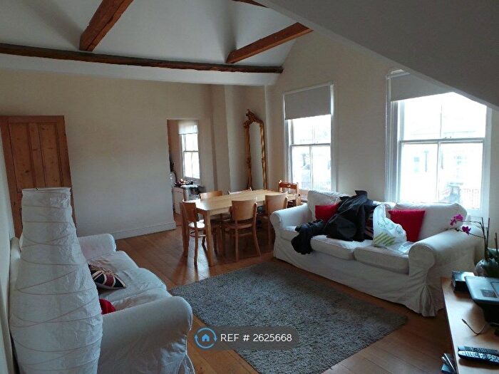 3 Bedroom Flat To Rent In Fulham Broadway, London, SW6