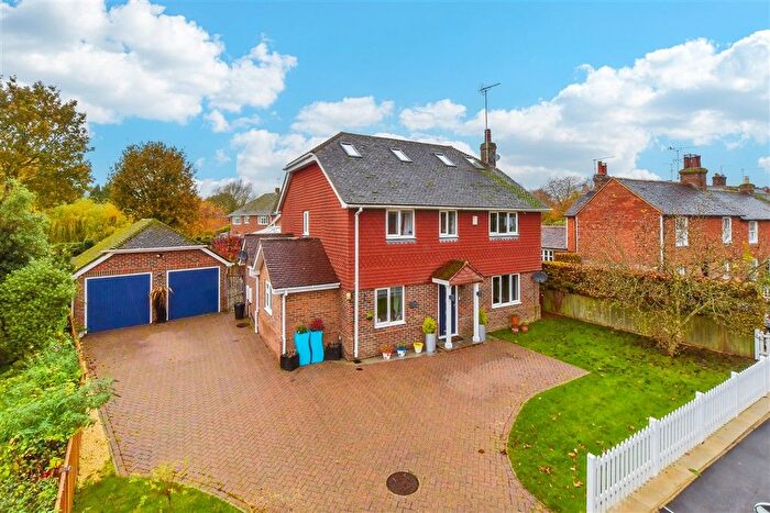 5 Bedroom Detached House For Sale In Lower Road, Woodchurch, Kent, TN26