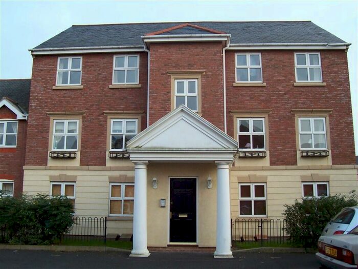2 Bedroom Flat To Rent In Ledwell, Dickens Heath, B90
